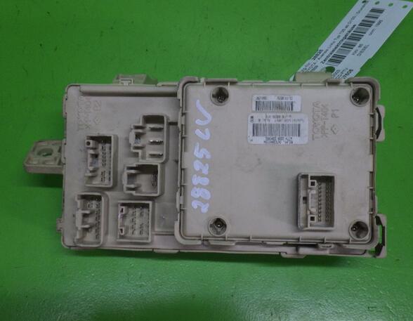 Fuse Box TOYOTA Avensis Station Wagon (T25)