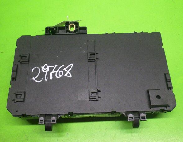 Fuse Box OPEL ASTRA H Estate (A04)