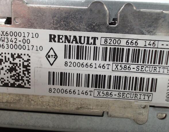 RADIO  (Armaturenbrett / Mittelkonsole) Renault Clio Benzin (R) 1598 ccm 65 KW 2005>2006