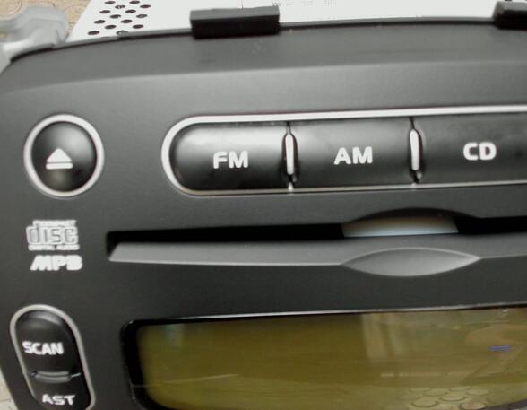 RADIO  (Armaturenbrett / Mittelkonsole) Hyundai I 10 Benzin (PA) 1086 ccm 49 KW 2009