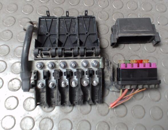 VW Polo 9N 9N3 Kasten Abdeckung Batterie Sicherungsträger Sicherung