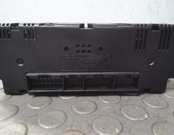 Air Conditioning Control Unit VW Passat Variant (3B5)