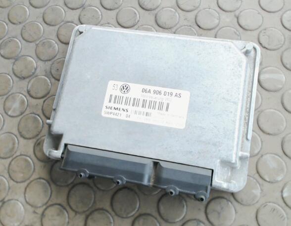 Fuel Injection Control Unit VW Golf IV (1J1)