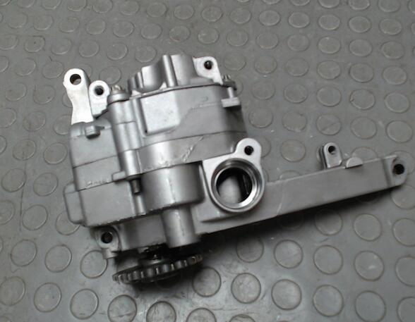 Oil Pump MERCEDES-BENZ E-Klasse (W211)