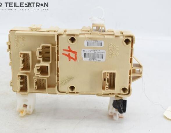 Fuse Box TOYOTA COROLLA Verso (ZER_, ZZE12_, R1_)