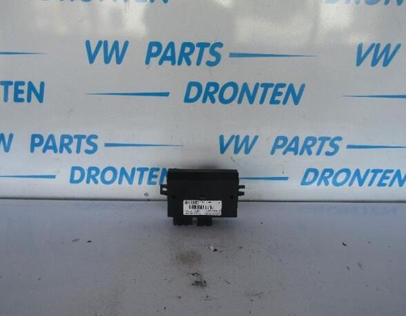 Control unit for trailer coupling VW PASSAT Variant (3C5), VW PASSAT B7 Estate Van (365), VW PASSAT B7 Variant (365)