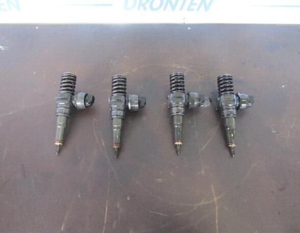 Injector Nozzle VW PASSAT Variant (3C5), VW PASSAT B7 Estate Van (365)