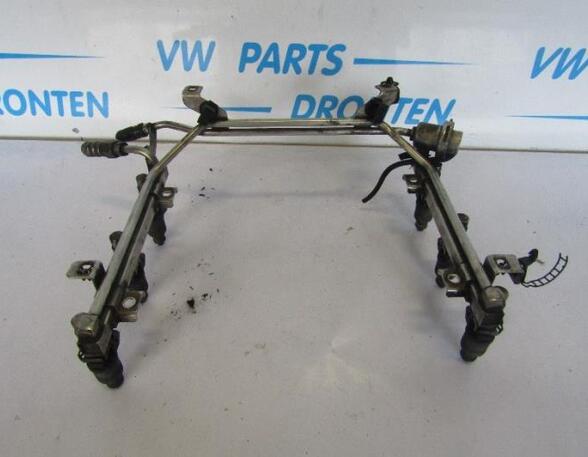 Petrol Fuel Rail VW PASSAT (3B2)