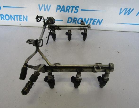 Petrol Fuel Rail VW PASSAT (3B2)