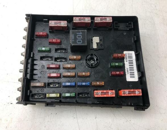 Fuse Box VW Passat Variant (3C5), VW Passat Variant (365)