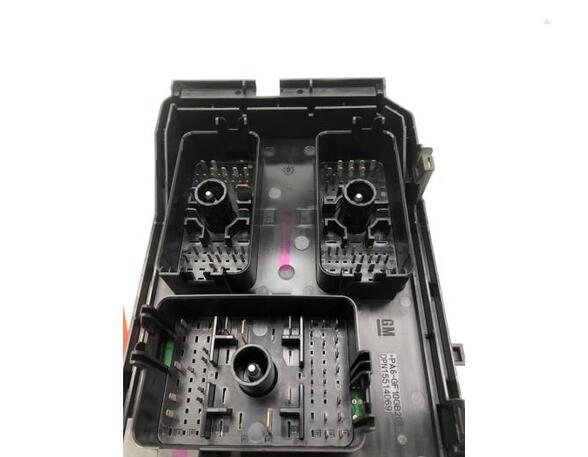 Fuse Box OPEL ASTRA K (B16)