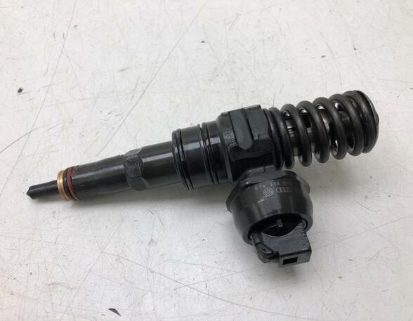 Injector Nozzle VW PHAETON (3D1, 3D2, 3D3, 3D4, 3D6, 3D7, 3D8, 3D9), VW TOUAREG (7LA, 7L6, 7L7)