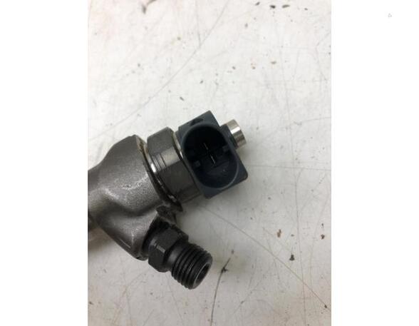 Injector Nozzle SKODA SUPERB III Estate (3V5)