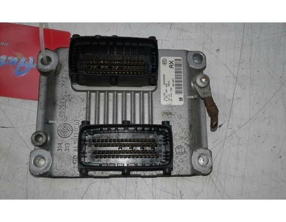 Steuergerät Motor Opel Corsa C X01 24443796 P13710728