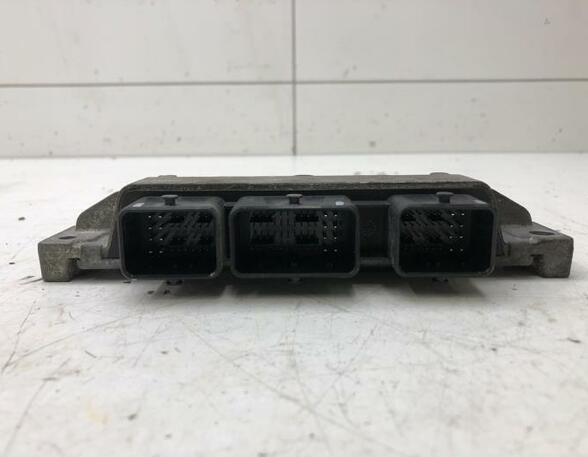 Control unit for engine RENAULT TWINGO II (CN0_)