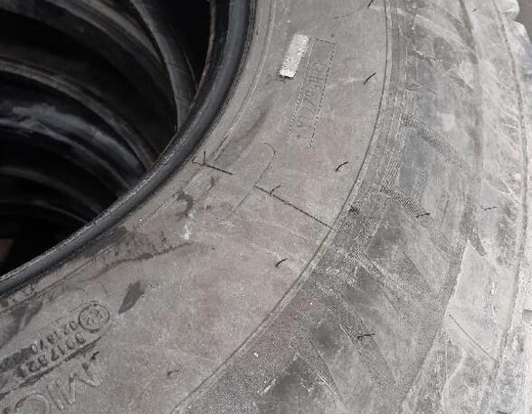 Tire for Mercedes-Benz Actros