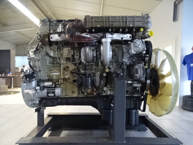 Halter Kompressor Mercedes-Benz Actros A5411310042 Flansch Kompressor